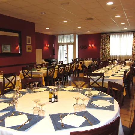 德乌特里拉斯别墅酒店 酒店 Utrillas