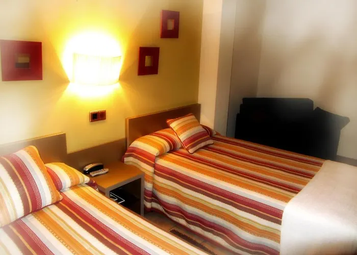 德乌特里拉斯别墅酒店 3* Utrillas